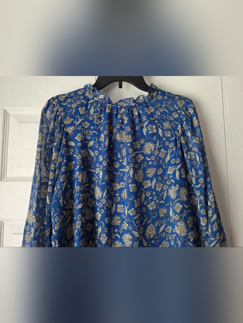 Vince Camuto Blue Floral Tie-Neck Blouse Size M - Picture 8 of 10